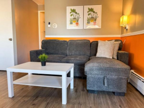 Sleeps 4 1 Bedroom 3 Beds with Parking plus WIFI